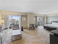 Junior Suite - Ala Moana Hotel 